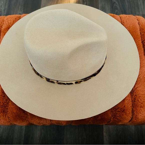 Brand New Wide Brim Hat - Picture 2 of 3